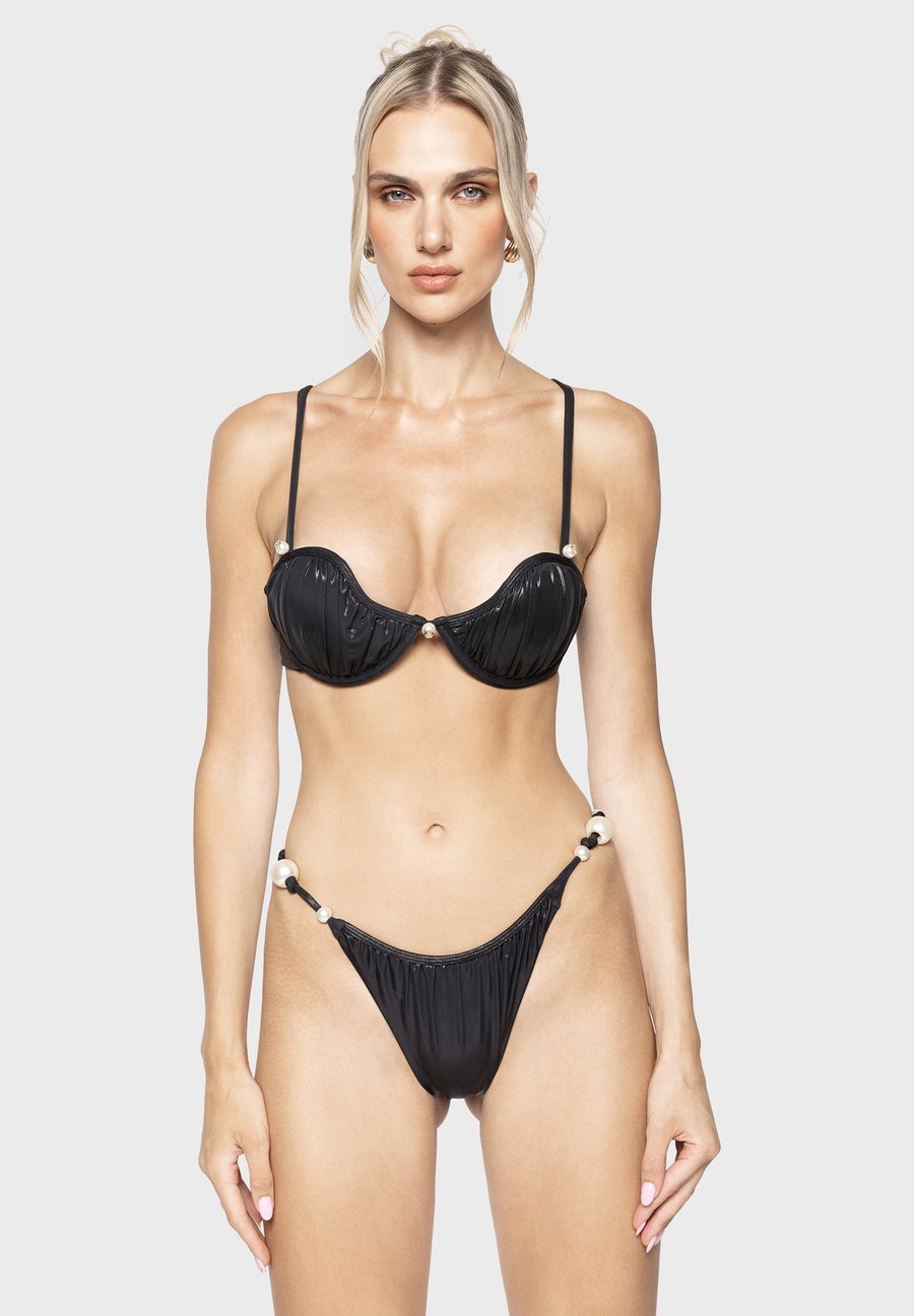 Топ бикини God Save Queens Bikini top, Black
Топ бикини God Save Queens Bikini top, Black