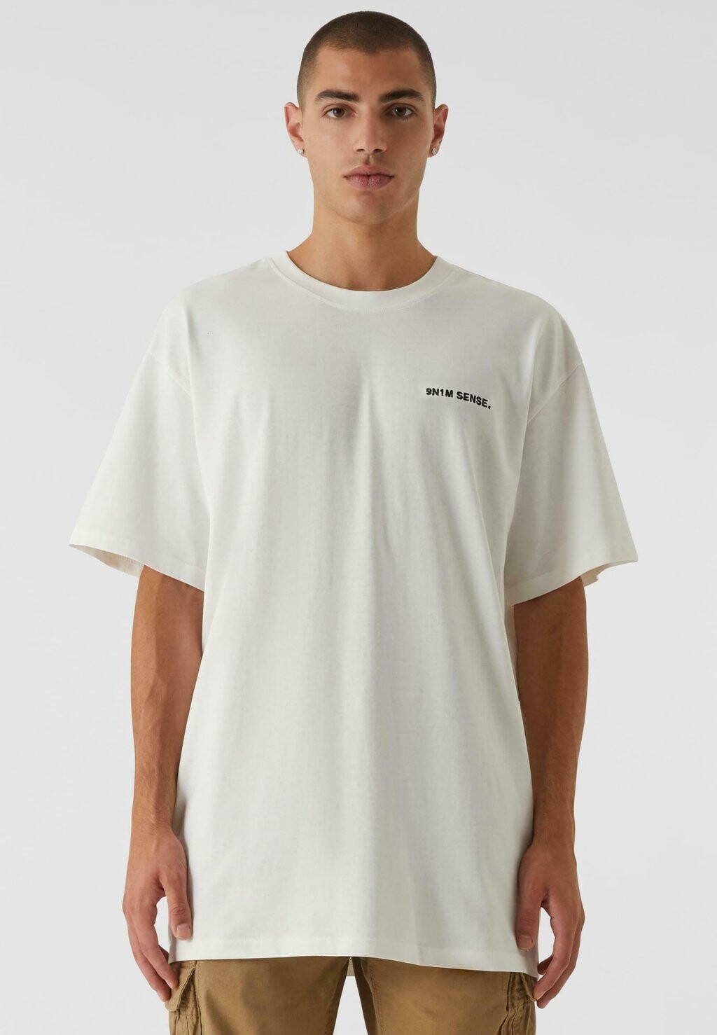 Футболка с принтом ESSENTIALS 9N1M SENSE, белый 
Футболка с принтом ESSENTIALS 9N1M SENSE, белый