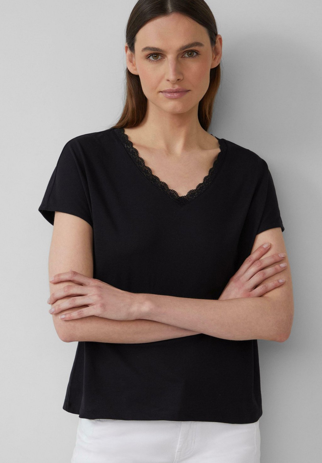 Базовая футболка MIT SPITZE AUS MODALMIX s.Oliver, черный
Базовая футболка MIT SPITZE AUS MODALMIX s.Oliver, черный