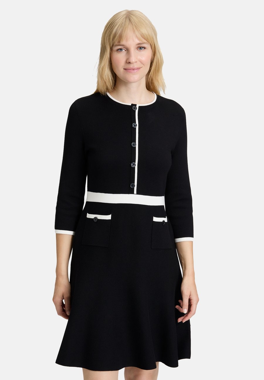 Платье Vera Mont MIT RUNDHALSAUSSCHNITT, Schwarz/Weiß/Black
Платье Vera Mont MIT RUNDHALSAUSSCHNITT, Schwarz/Weiß/Black