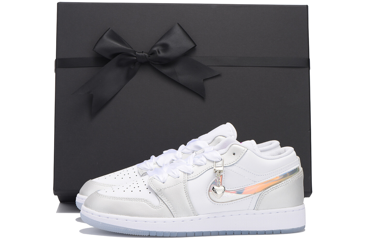 Баскетбольные кроссовки Air 1 Kids Women Jordan, светло-голубой
Баскетбольные кроссовки Air 1 Kids Women Jordan, светло-голубой