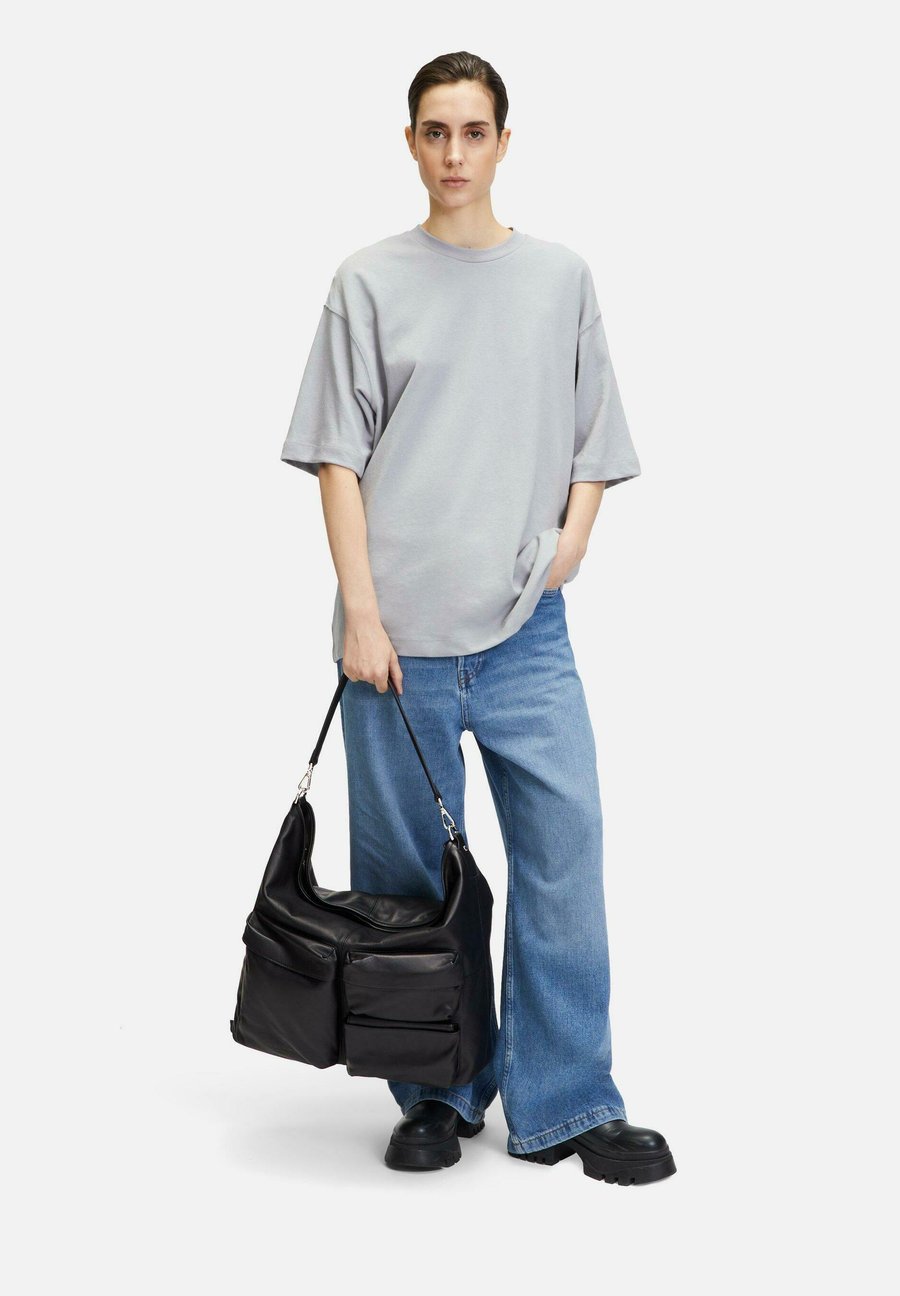 Сумка-шоппер Liebeskind Berlin HOBO L GROSSE , Schwarz/Black
Сумка-шоппер Liebeskind Berlin HOBO L GROSSE , Schwarz/Black