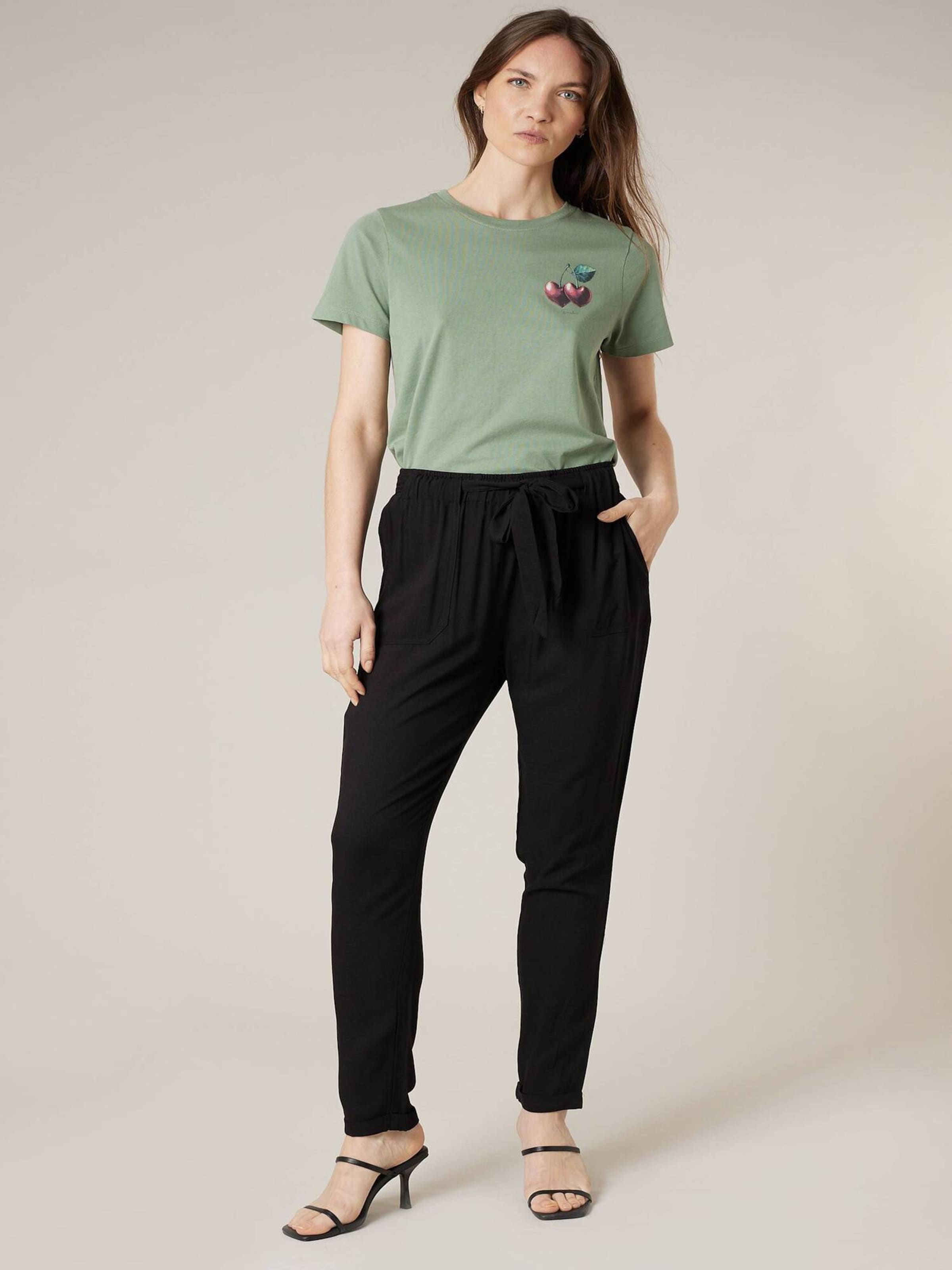 Deeluxe Брюки с зауженным низом 'Elida' в черном цвете
Deeluxe Брюки с зауженным низом 'Elida' в черном цвете