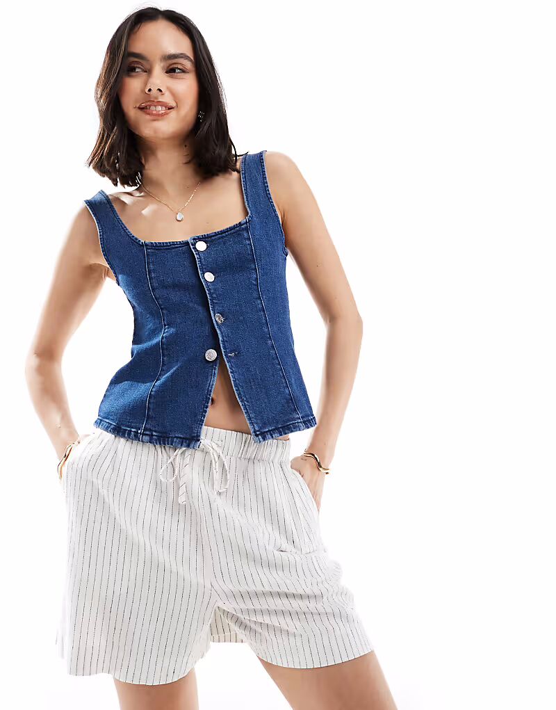 Короткие льняные шорты New Look в полоску белого цвета
Короткие льняные шорты New Look в полоску белого цвета