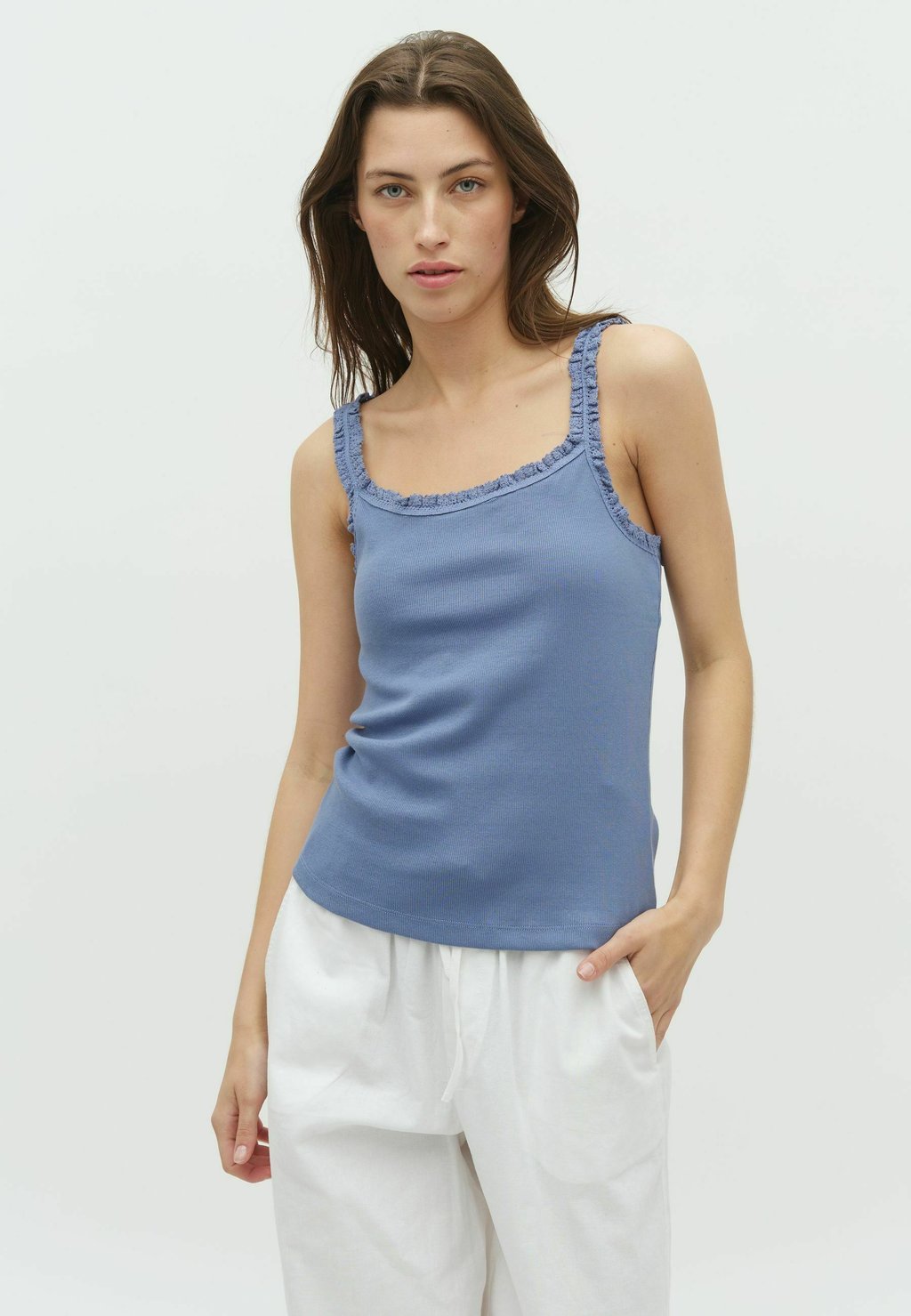 Топ ELINEA-M mbyM, синий
Топ ELINEA-M mbyM, синий