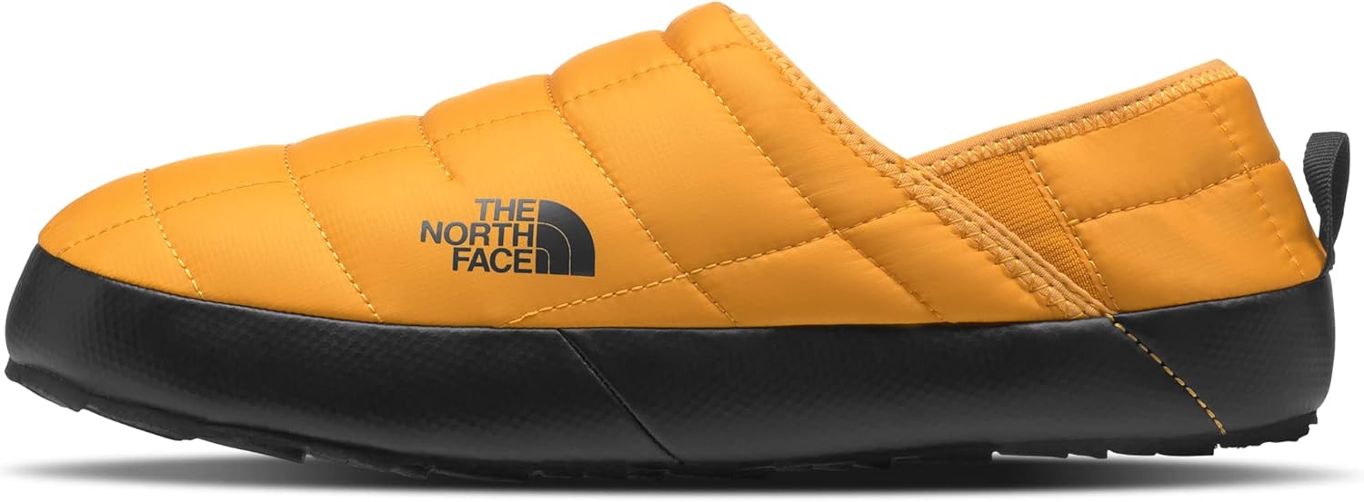 Мужские зимние ботинки THE NORTH FACE Thermoball Traction Mule V, С утеплителем и водоотталкивающей пропиткой, резиновая подошва, черный/золотой
Мужские зимние ботинки THE NORTH FACE Thermoball Traction Mule V, С утеплителем и водоотталкивающей пропиткой, резиновая подошва, черный/золотой