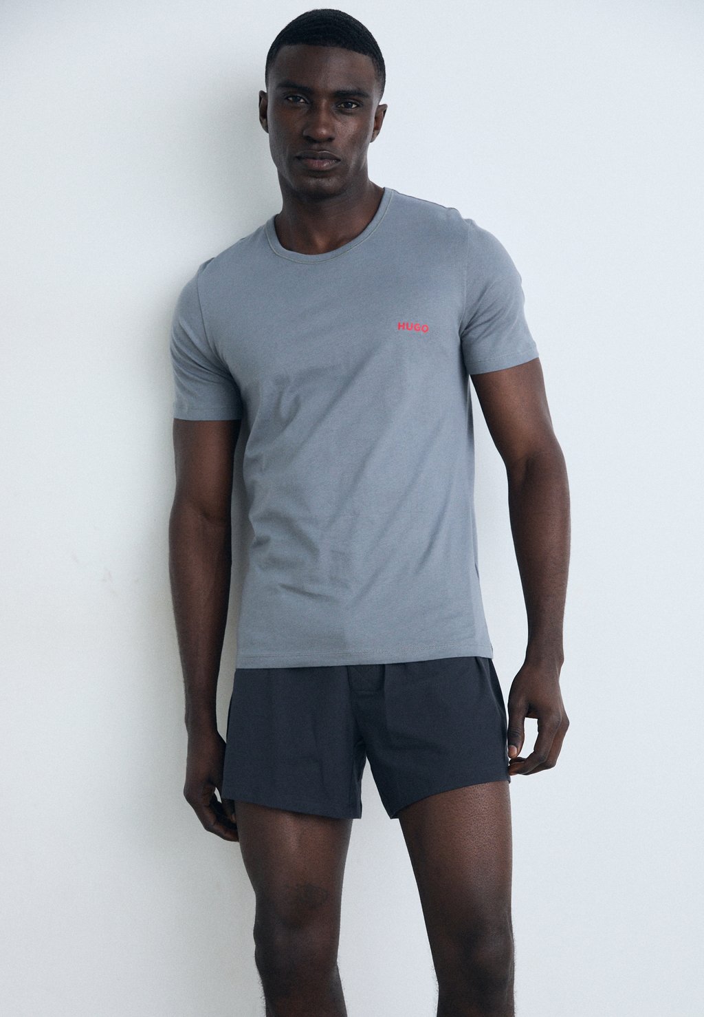 Нижняя рубашка 3 PACK HUGO, серый
Нижняя рубашка 3 PACK HUGO, серый