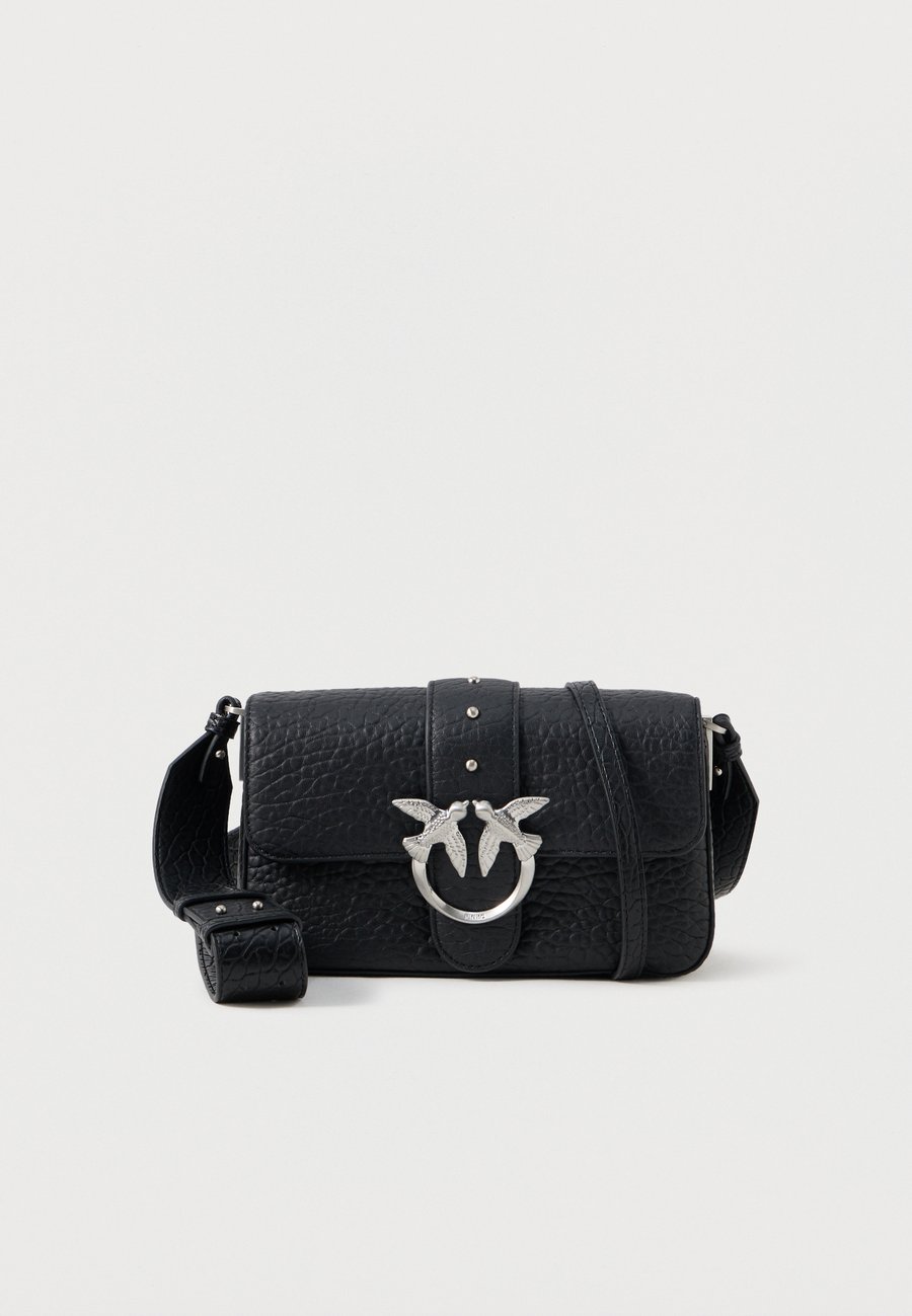 Сумка кросс-боди Pinko LOVE ONE MINI SLOUCHY, Black
Сумка кросс-боди Pinko LOVE ONE MINI SLOUCHY, Black
