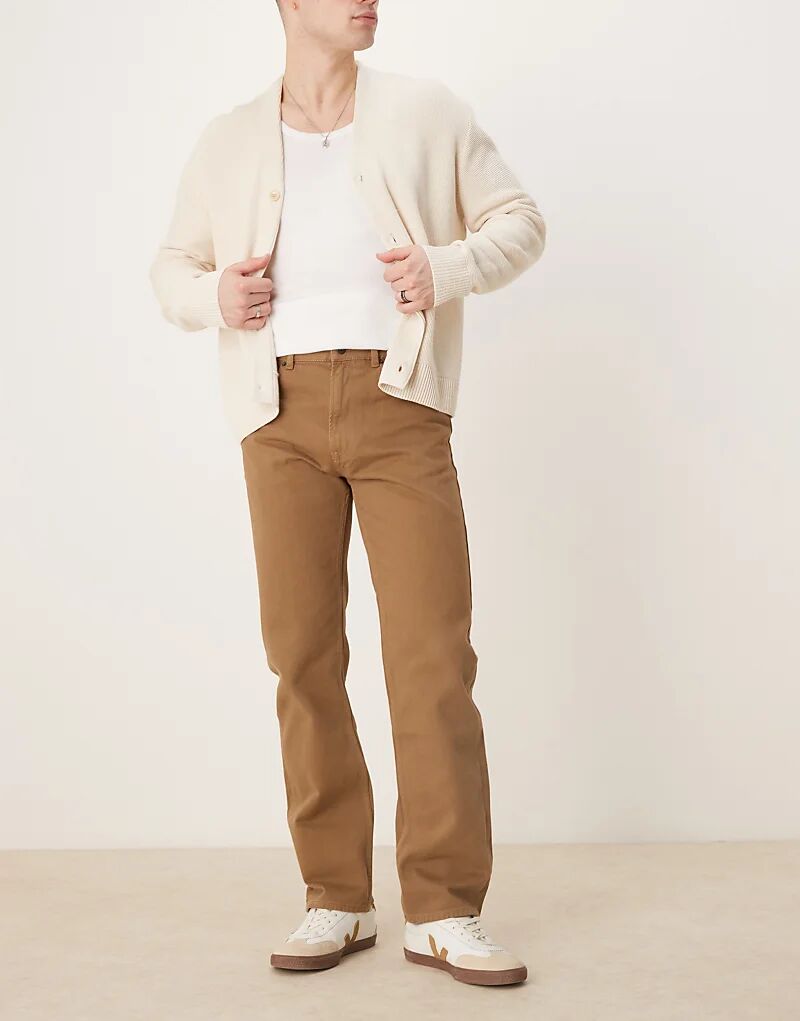 Джинсы прямого кроя светло-коричневого цвета с эффектом потертости Mango
Джинсы прямого кроя светло-коричневого цвета с эффектом потертости Mango