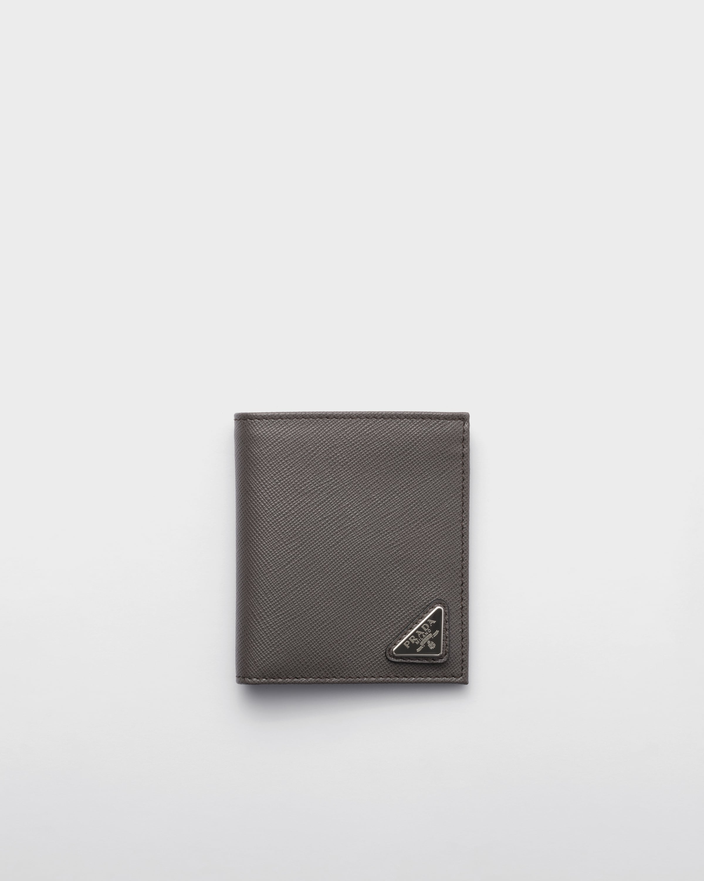 Кошелек из сафьяновой кожи Prada, серый
Кошелек из сафьяновой кожи Prada, серый