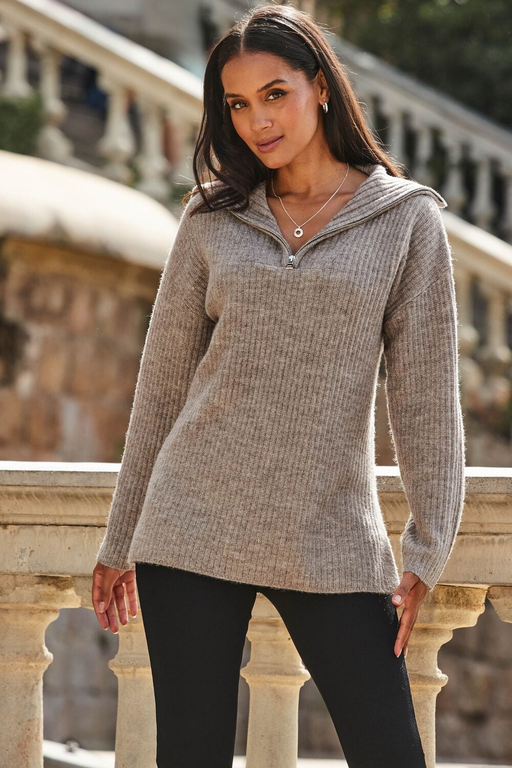 Толстовка в рубчик длинного кроя с застежкой-молнией 1/4 Sosandar, коричневый
Толстовка в рубчик длинного кроя с застежкой-молнией 1/4 Sosandar, коричневый