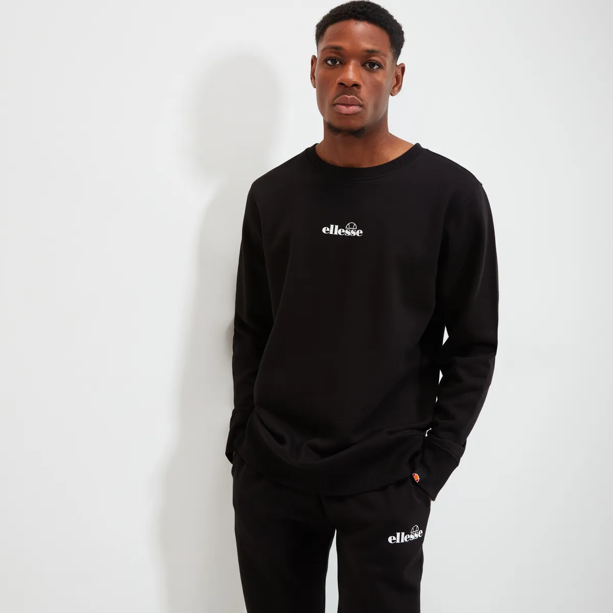 Толстовка Ellesse "H SWEATSHIRT", черный
Толстовка Ellesse "H SWEATSHIRT", черный