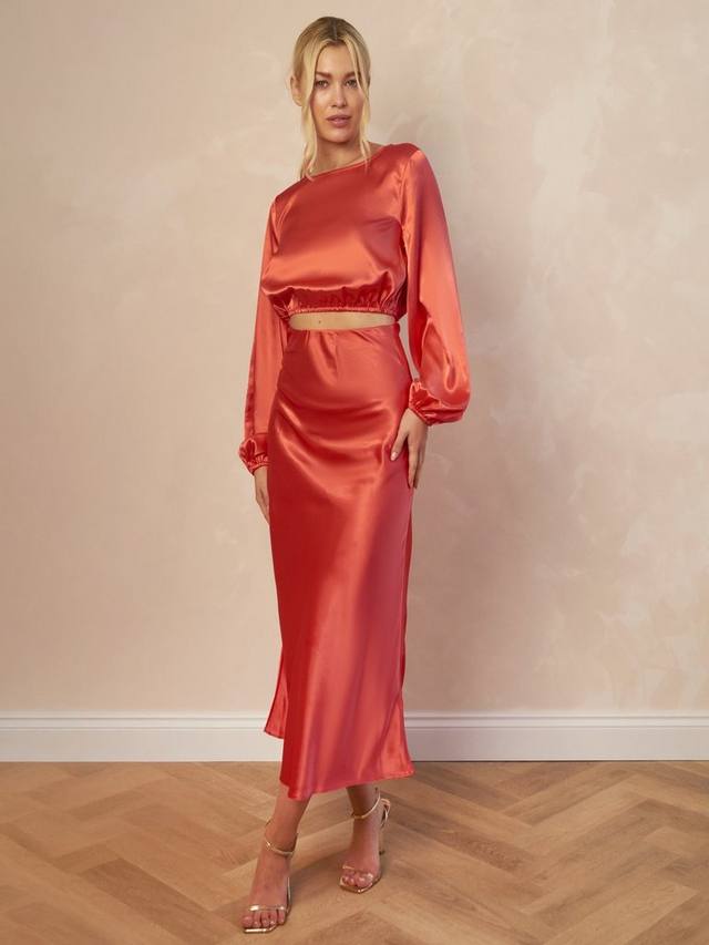 Сатиновая миди-юбка на подкладке Chi Chi London, Red
Сатиновая миди-юбка на подкладке Chi Chi London, Red