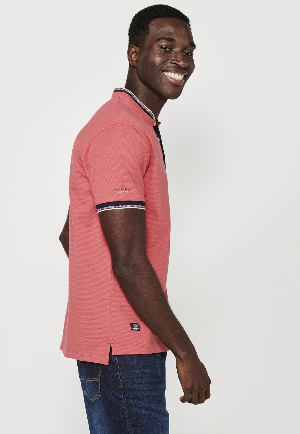 Базовая футболка Short Sleeve Koroshi, розово-розовая
Базовая футболка Short Sleeve Koroshi, розово-розовая