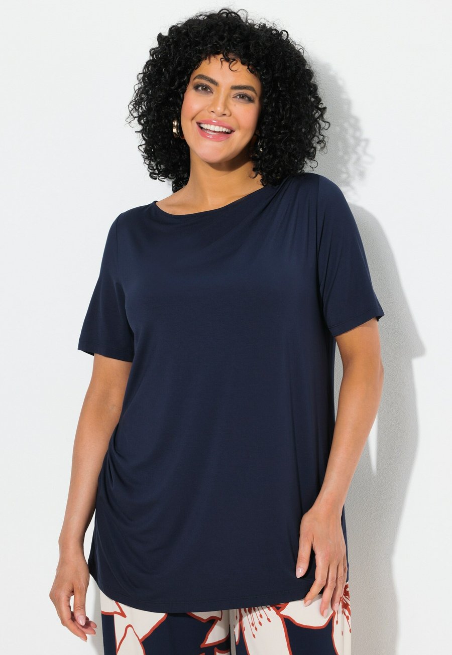 Футболка Ulla Popken DRAPIERT CLASSIC U-BOOT-AUSSCHNITT HALBARM, Marine/Dark Blue, Синий, Футболка Ulla Popken DRAPIERT CLASSIC U-BOOT-AUSSCHNITT HALBARM, Marine/Dark Blue
Футболка Ulla Popken DRAPIERT CLASSIC U-BOOT-AUSSCHNITT HALBARM, Marine/Dark Blue, Синий, Футболка Ulla Popken DRAPIERT CLASSIC U-BOOT-AUSSCHNITT HALBARM, Marine/Dark Blue