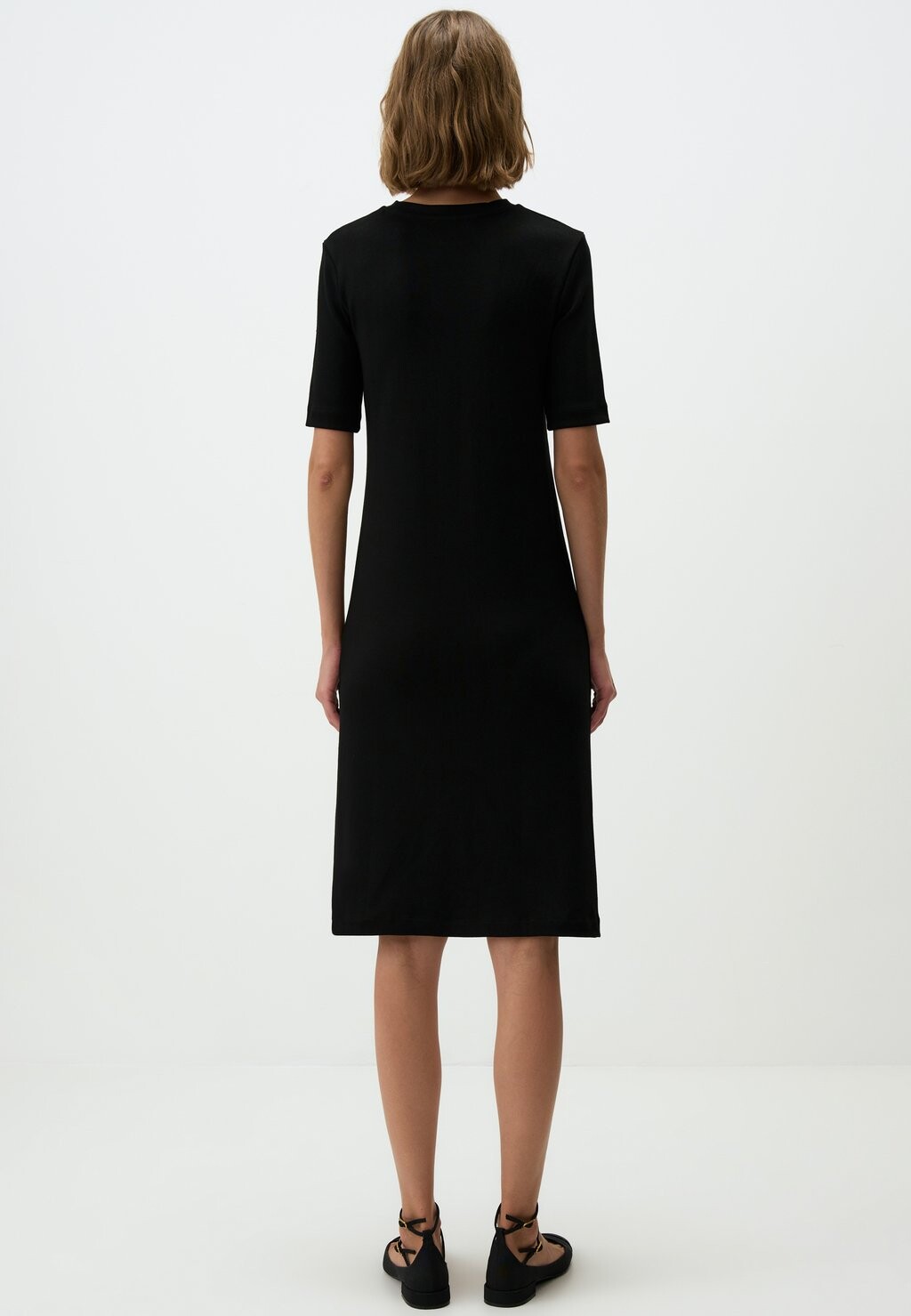 Платье-джемпер CREW NECK RELAXED FIT Jimmy Key, черный
Платье-джемпер CREW NECK RELAXED FIT Jimmy Key, черный