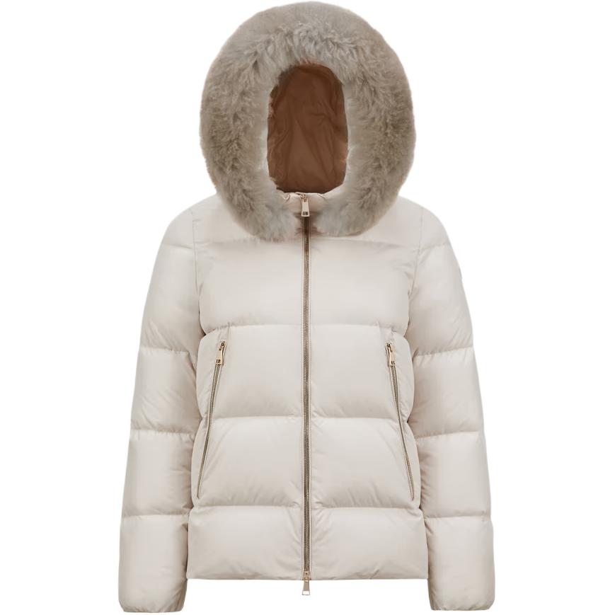 Moncler Лайчефур Короткая куртка пуховик с капюшоном и меховой отделкой женская белая, White
Moncler Лайчефур Короткая куртка пуховик с капюшоном и меховой отделкой женская белая, White