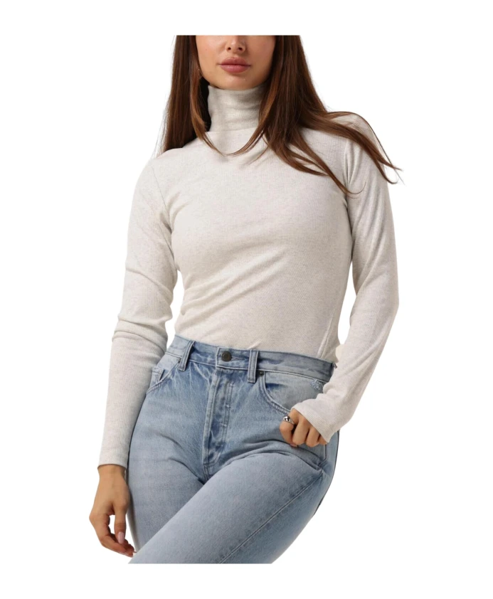 Элегантный свитер с высоким воротником Notre-V, бежевый
Элегантный свитер с высоким воротником Notre-V, бежевый