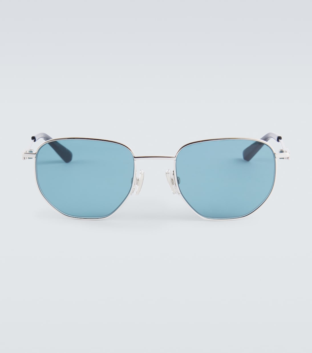 Круглые солнцезащитные очки Bottega Veneta
Круглые солнцезащитные очки Bottega Veneta