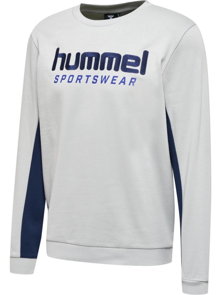Серебряный свитер Hummel
Серебряный свитер Hummel