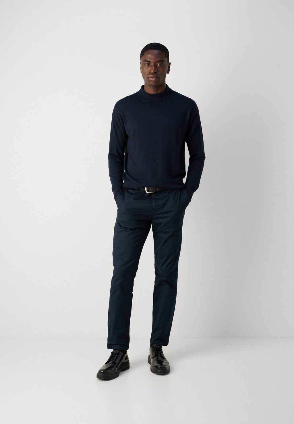 Джемпер CORE DROPPED SHOULDER MOCK NECK Scotch & Soda, темно-синий
Джемпер CORE DROPPED SHOULDER MOCK NECK Scotch & Soda, темно-синий