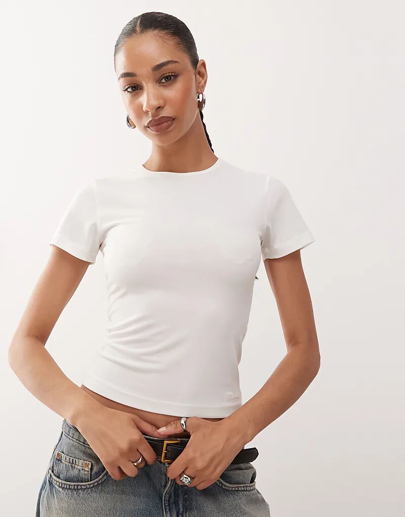 COLLUSION Полупрозрачная футболка с высоким лифом цвета экрю
COLLUSION Полупрозрачная футболка с высоким лифом цвета экрю