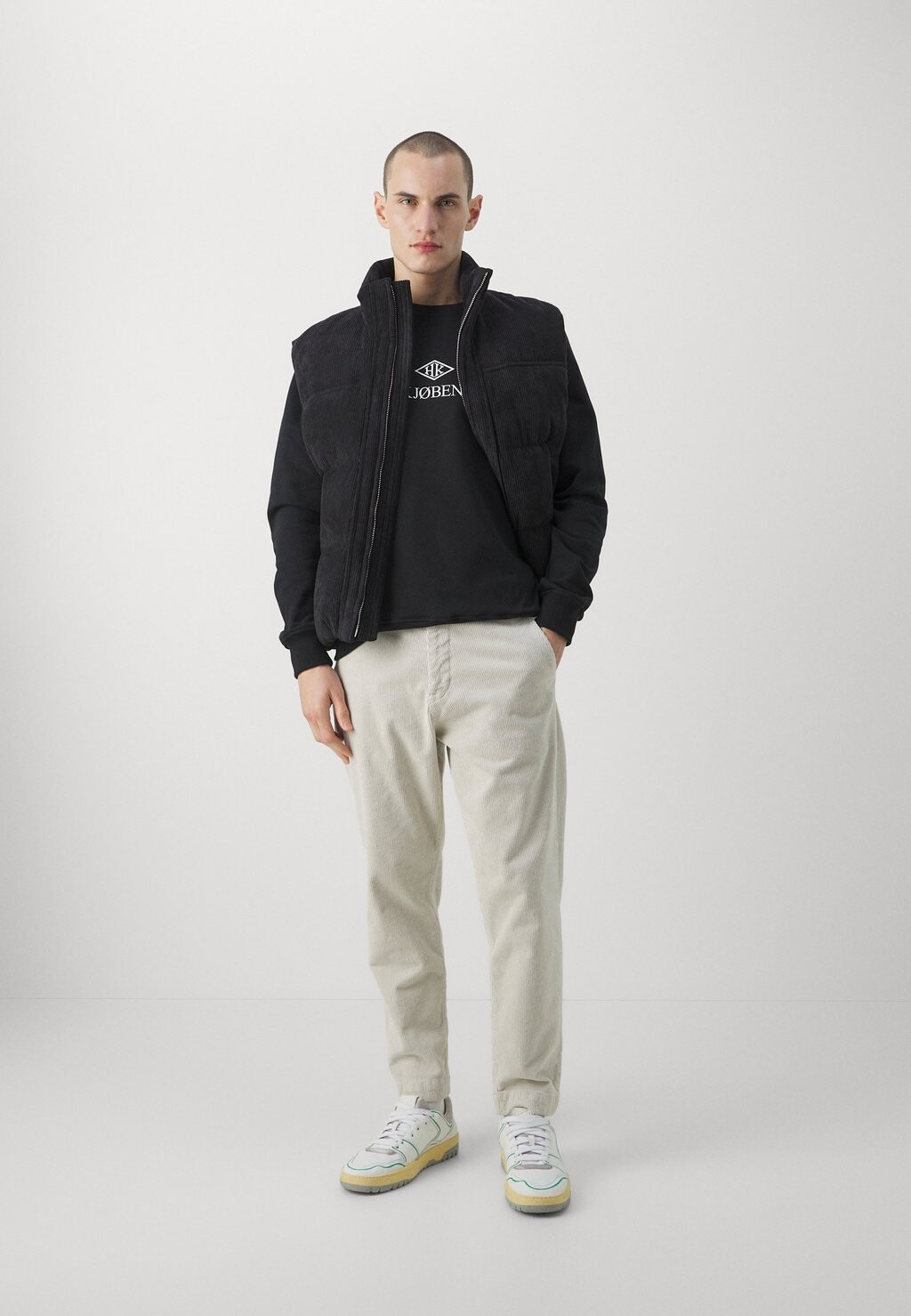 Толстовка Han Kjøbenhavn ЛОГОТИП С КРУГЛЫМ ВЫРЕЗОМ УНИСЕКС, черный
Толстовка Han Kjøbenhavn ЛОГОТИП С КРУГЛЫМ ВЫРЕЗОМ УНИСЕКС, черный