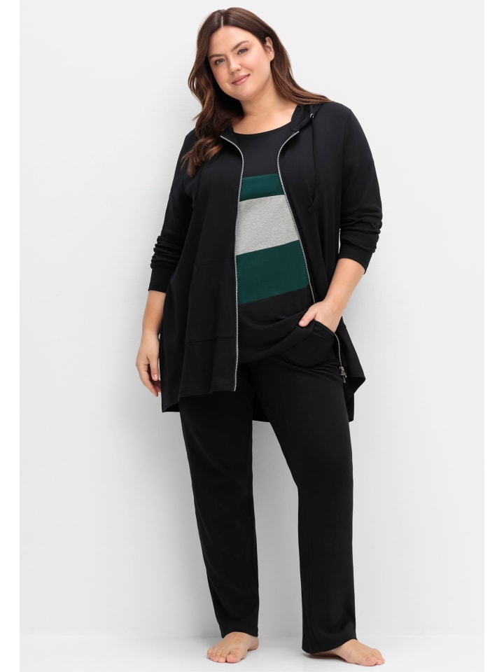 Куртка-рубашка черного цвета sheego
Куртка-рубашка черного цвета sheego