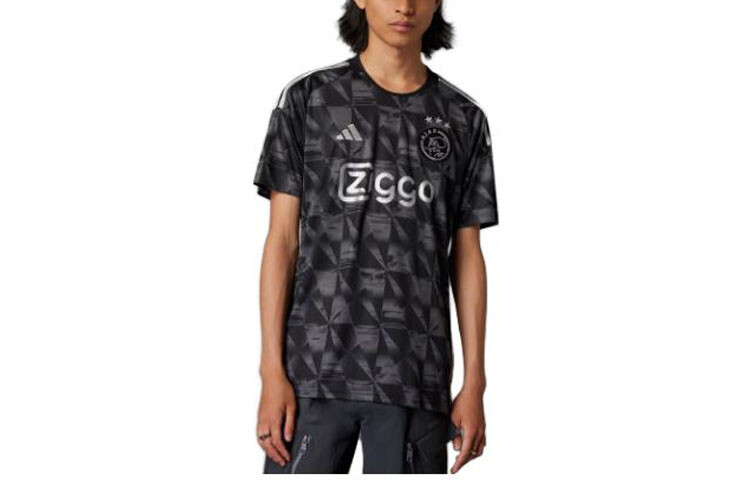 Футбольная майка мужская черная Adidas, черный
Футбольная майка мужская черная Adidas, черный