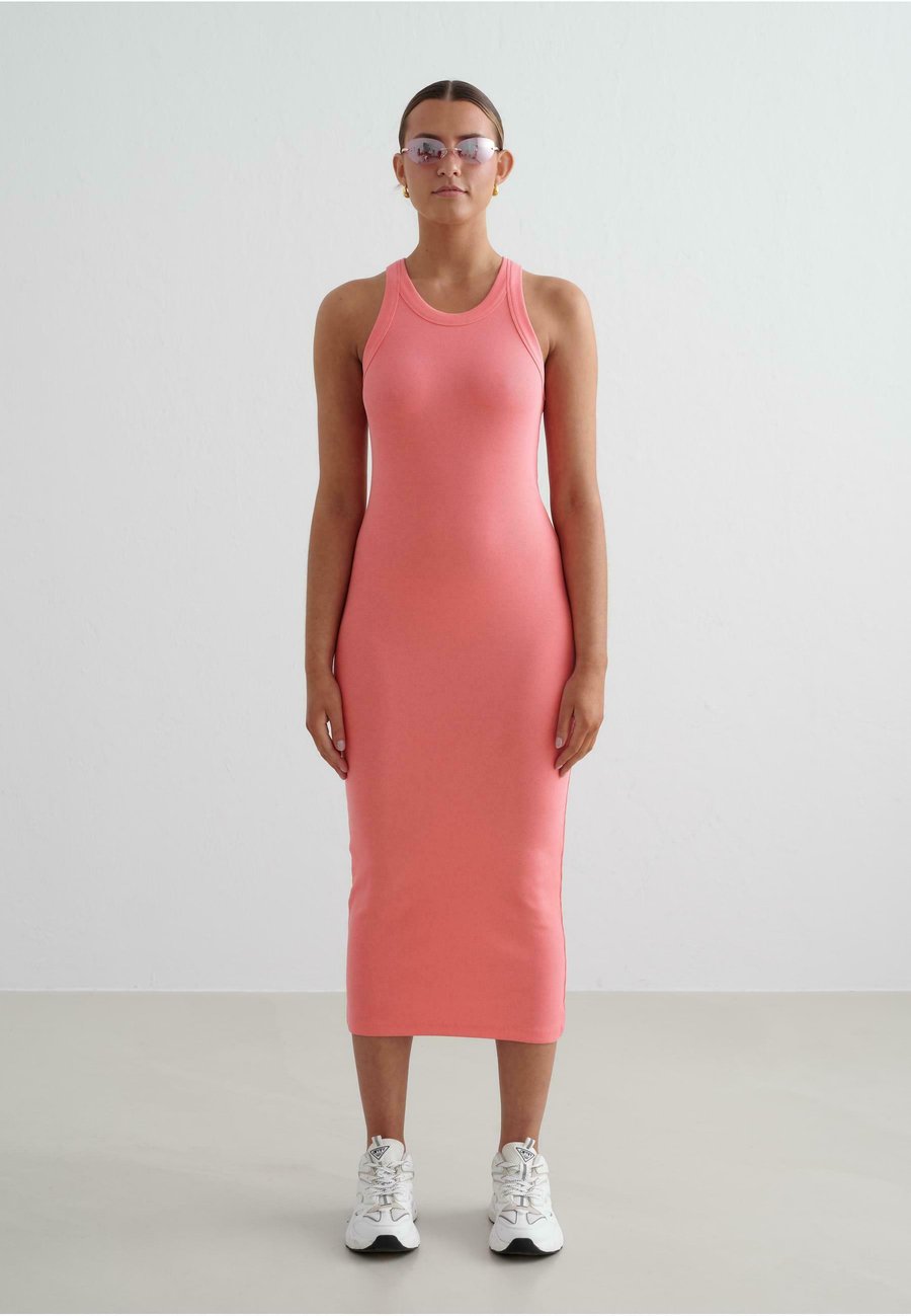 Платье aim’n EASE TANK , Pink
Платье aim’n EASE TANK , Pink