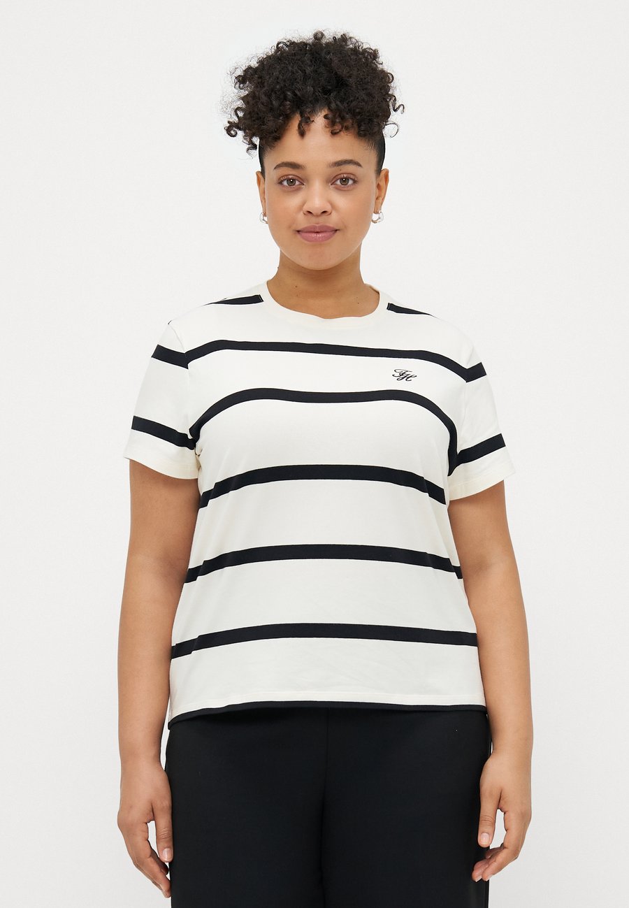 Футболка Tommy Hilfiger Curve SCRIPT TEE, Calico/Black/Beige, Черный, Футболка Tommy Hilfiger Curve SCRIPT TEE, Calico/Black/Beige
Футболка Tommy Hilfiger Curve SCRIPT TEE, Calico/Black/Beige, Черный, Футболка Tommy Hilfiger Curve SCRIPT TEE, Calico/Black/Beige