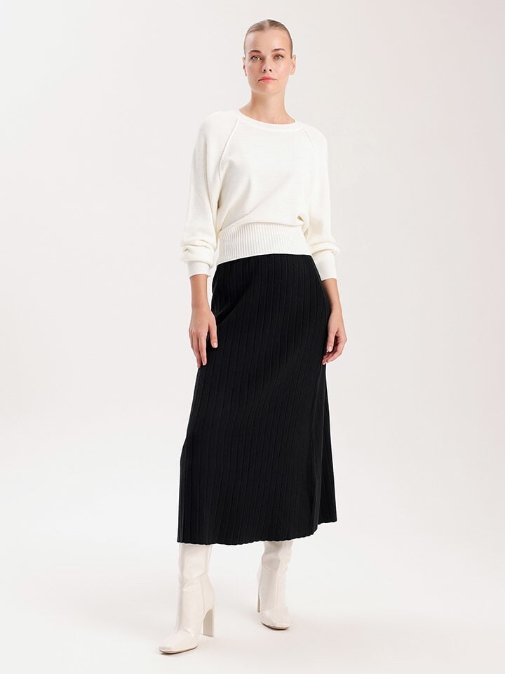 Пуловер BGN Pullover, кремовый
Пуловер BGN Pullover, кремовый