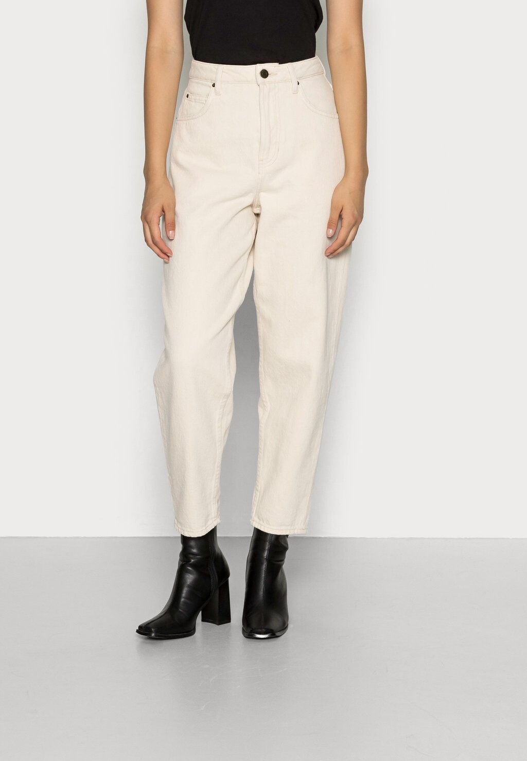 Джинсы свободного кроя American Vintage
Джинсы свободного кроя American Vintage