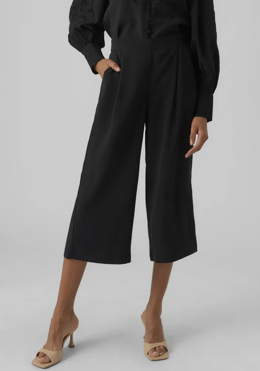 Кюлоты Vero Moda "VMCOCO CULOTTE PANT WVN GA NOOS", длина 3/4, черный
Кюлоты Vero Moda "VMCOCO CULOTTE PANT WVN GA NOOS", длина 3/4, черный