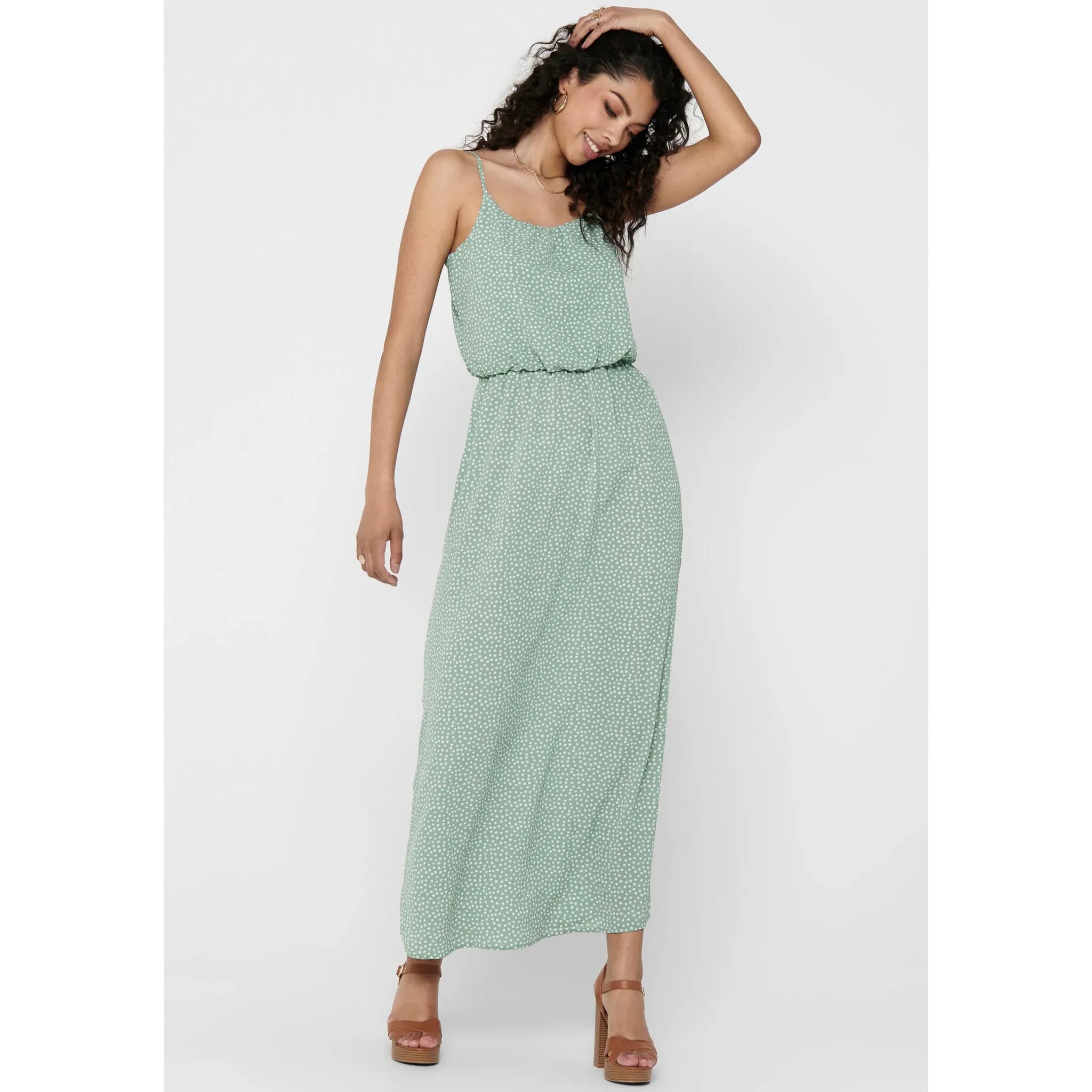 ONLY платье макси "ONLWINNER S/L MAXI DRESS NOOS PTM", на тонких бретелях, цвет Dark Denim Aop:Small Ikat
ONLY платье макси "ONLWINNER S/L MAXI DRESS NOOS PTM", на тонких бретелях, цвет Dark Denim Aop:Small Ikat