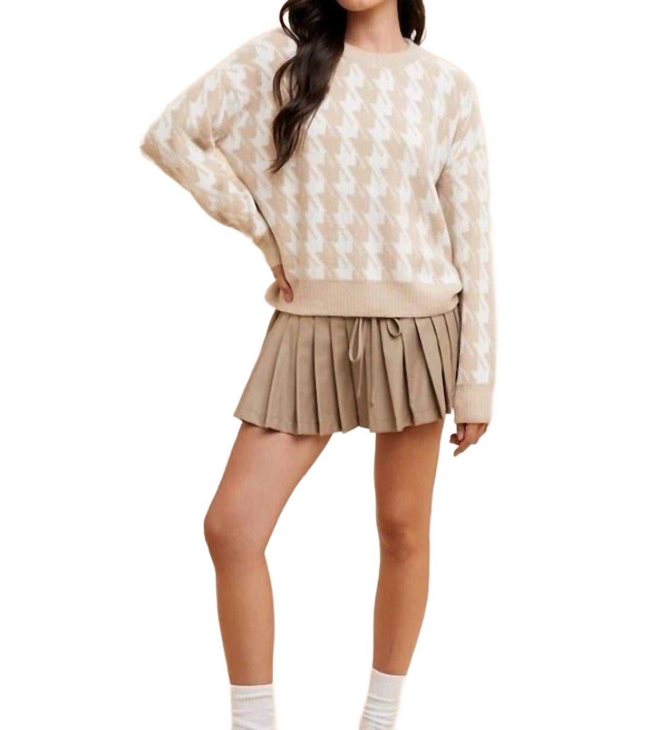 Свитер с круглым вырезом в клетку "гусиная лапка" цвета латте AnnieWear
Свитер с круглым вырезом в клетку "гусиная лапка" цвета латте AnnieWear