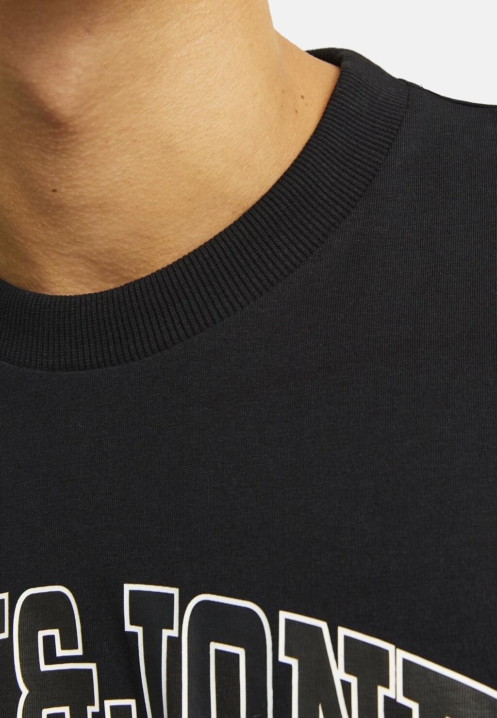 Футболки с принтом Jack & Jones, черный
Футболки с принтом Jack & Jones, черный