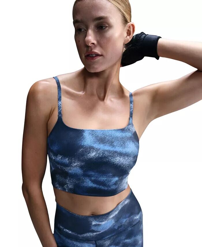Женский спортивный бюстгальтер One Convertible Light-Support Longline Printed Sports Bra Nike, синий
Женский спортивный бюстгальтер One Convertible Light-Support Longline Printed Sports Bra Nike, синий