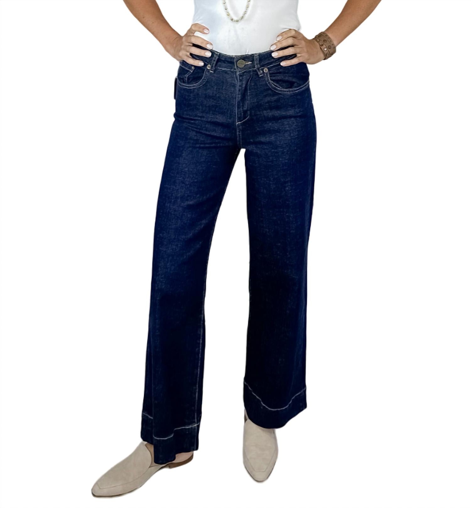 Джинсы Milan High Rise Wide Leg из денима цвета синего потертого денима Lola Jeans
Джинсы Milan High Rise Wide Leg из денима цвета синего потертого денима Lola Jeans
