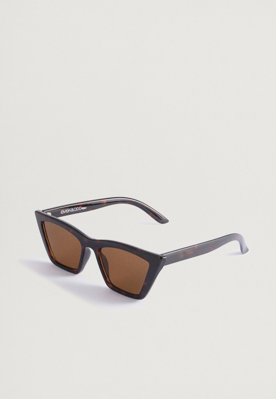 Солнцезащитные очки Even&Odd Sunglasses, Tortoise/Mottled Brown
Солнцезащитные очки Even&Odd Sunglasses, Tortoise/Mottled Brown