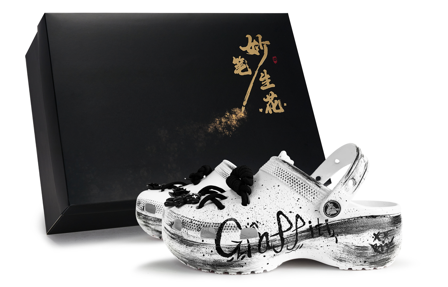 Классические платформенные клоги unisex Crocs, черный/белый
Классические платформенные клоги unisex Crocs, черный/белый