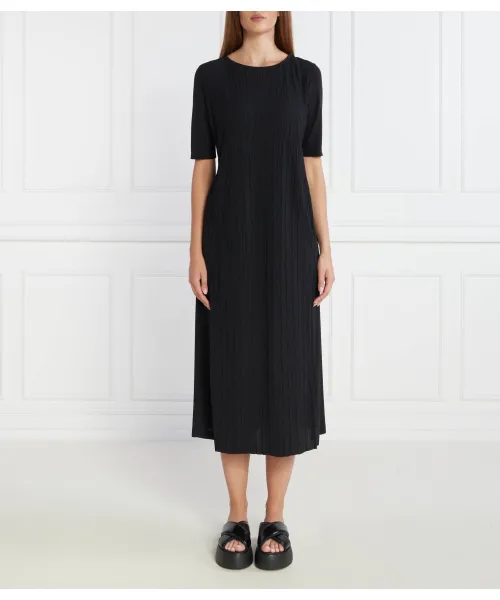 Платье с поясом Mm, черный
Платье с поясом Mm, черный