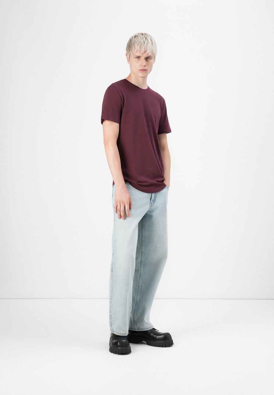 Футболка Only & Sons ONSMATT LONGY TEE 3 PACK, Dark Green/Bordeaux/Grey/Dark Green
Футболка Only & Sons ONSMATT LONGY TEE 3 PACK, Dark Green/Bordeaux/Grey/Dark Green