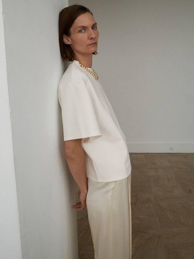 Футболка Celia Oversized Mango, Natural White
Футболка Celia Oversized Mango, Natural White