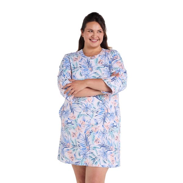 Плюс сайз халат на кнопках из интерлока Miss Elaine Essentials, цвет tropical floral
Плюс сайз халат на кнопках из интерлока Miss Elaine Essentials, цвет tropical floral