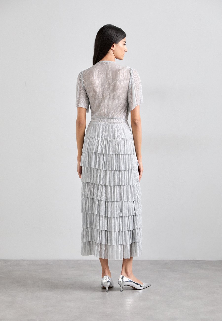 Платье Maje RIGENTA, Argent/Silver-Coloured
Платье Maje RIGENTA, Argent/Silver-Coloured