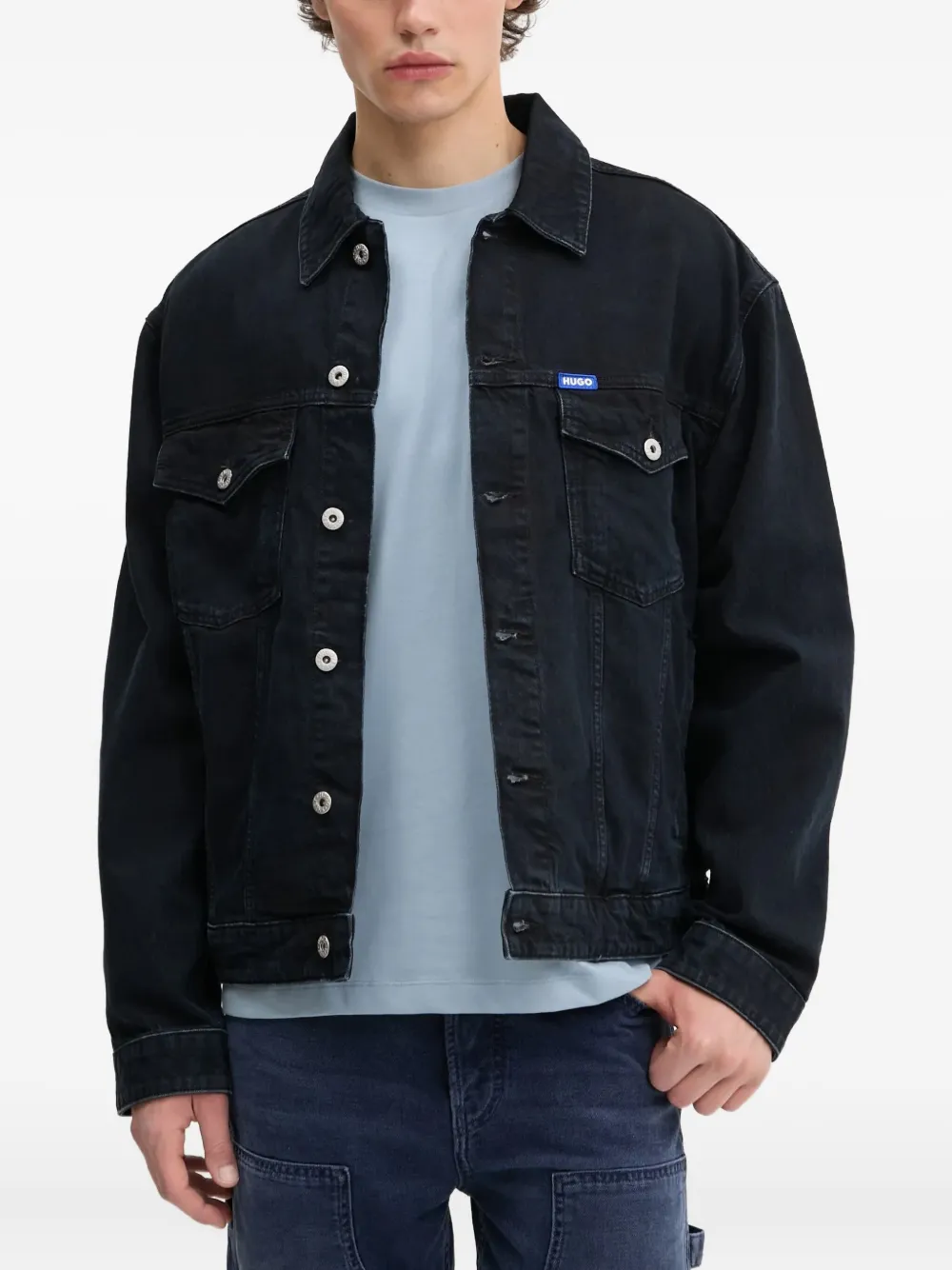 Джинсовая куртка с логотипом HUGO, черный
Джинсовая куртка с логотипом HUGO, черный