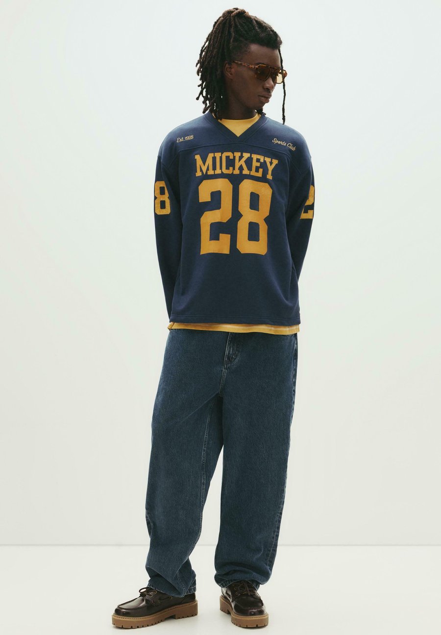 Толстовка PULL&BEAR Sweatshirt, Dark Blue
Толстовка PULL&BEAR Sweatshirt, Dark Blue