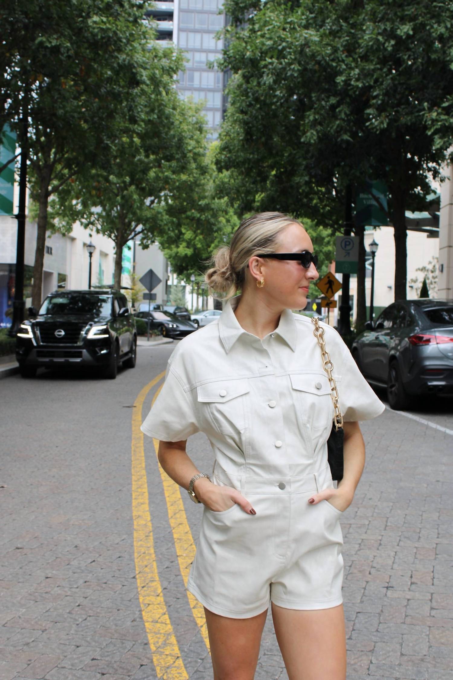 Take Me To The Tailgate Ромпер в цвете слоновой кости LE LIS
Take Me To The Tailgate Ромпер в цвете слоновой кости LE LIS