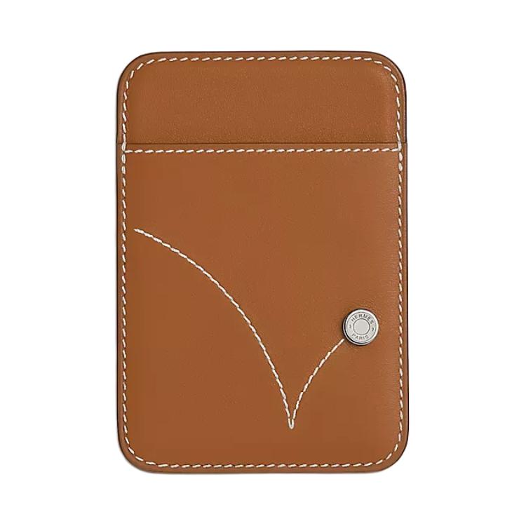 HERMES Магсейф картхолдер из телячьей кожи унисекс золотисто-коричневый
HERMES Магсейф картхолдер из телячьей кожи унисекс золотисто-коричневый